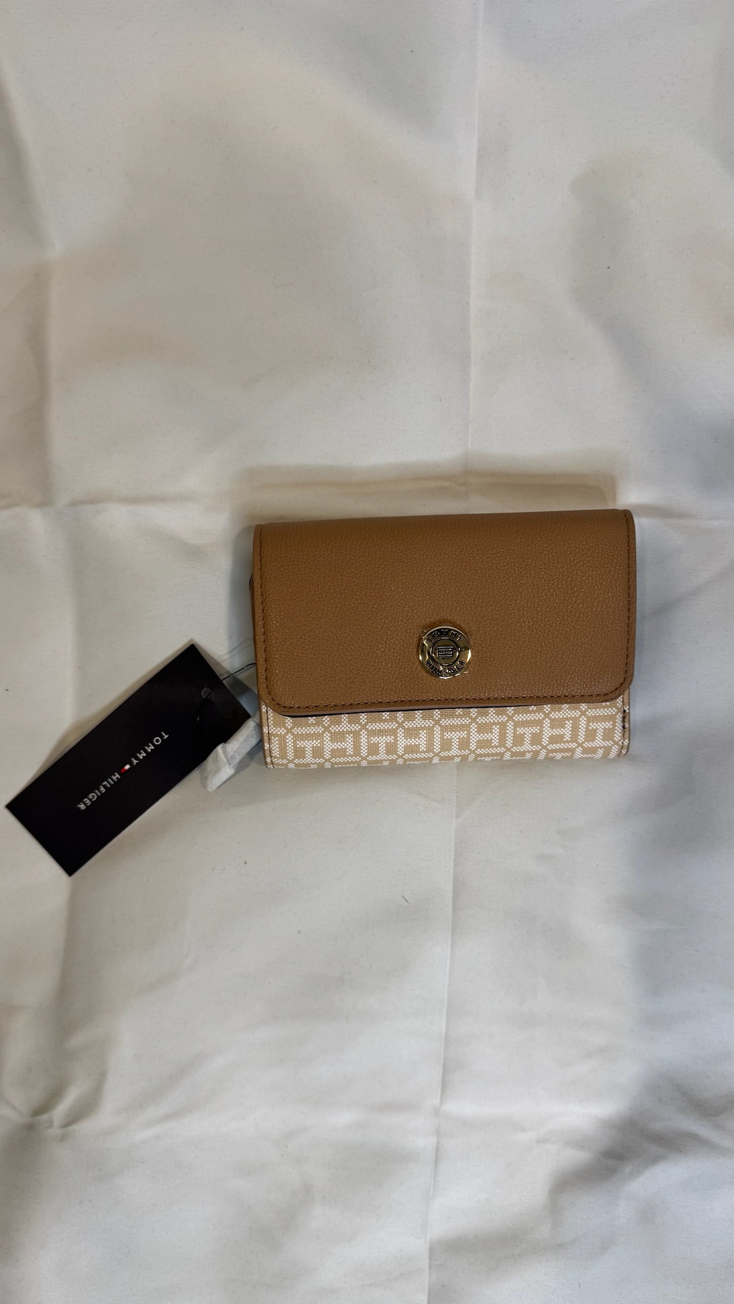 Cartera Tommy Hilfiger Doble Textura Café y Beige para Mujer