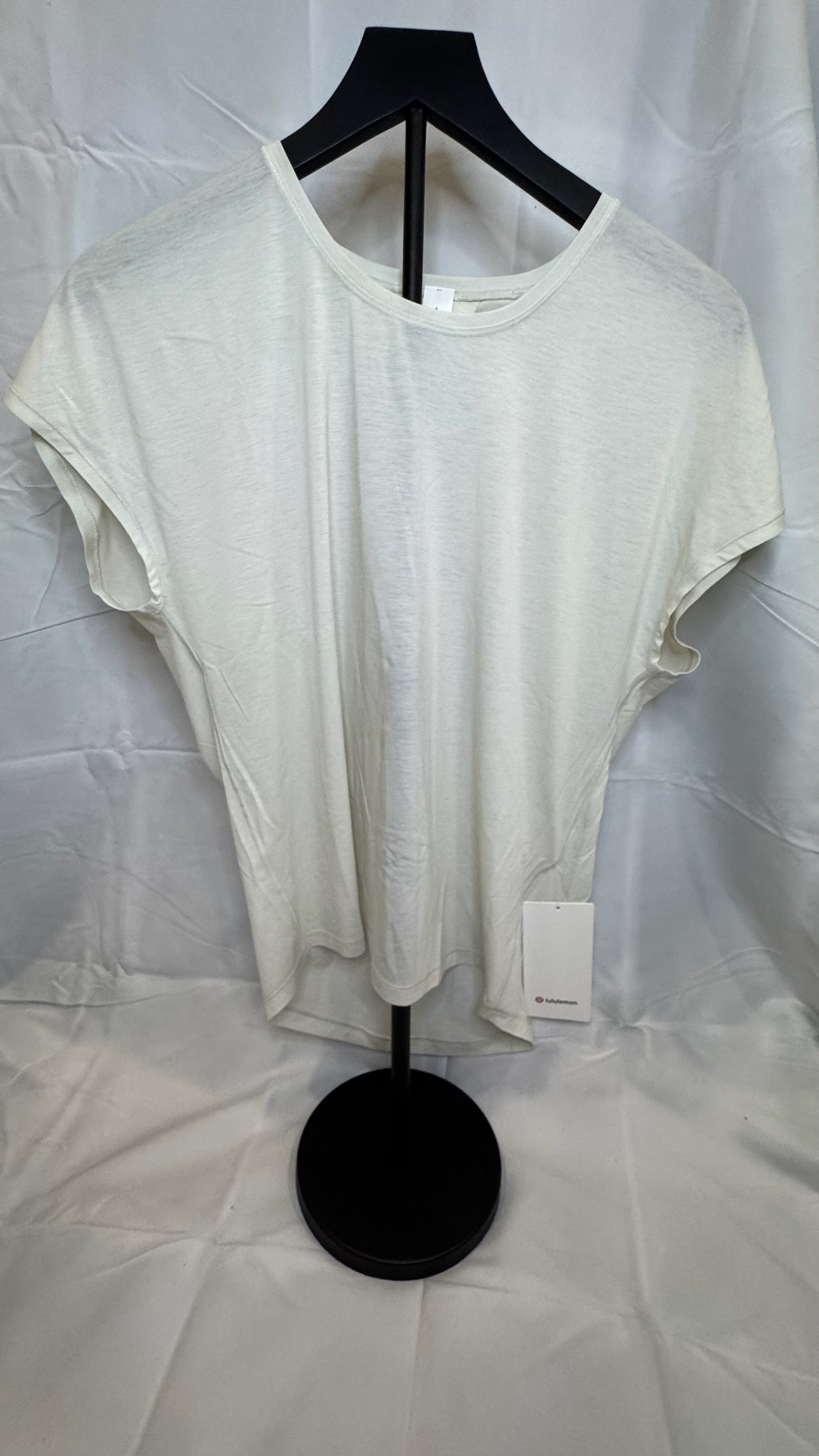 Playera Lululemon Beige con Detalle en Espalda