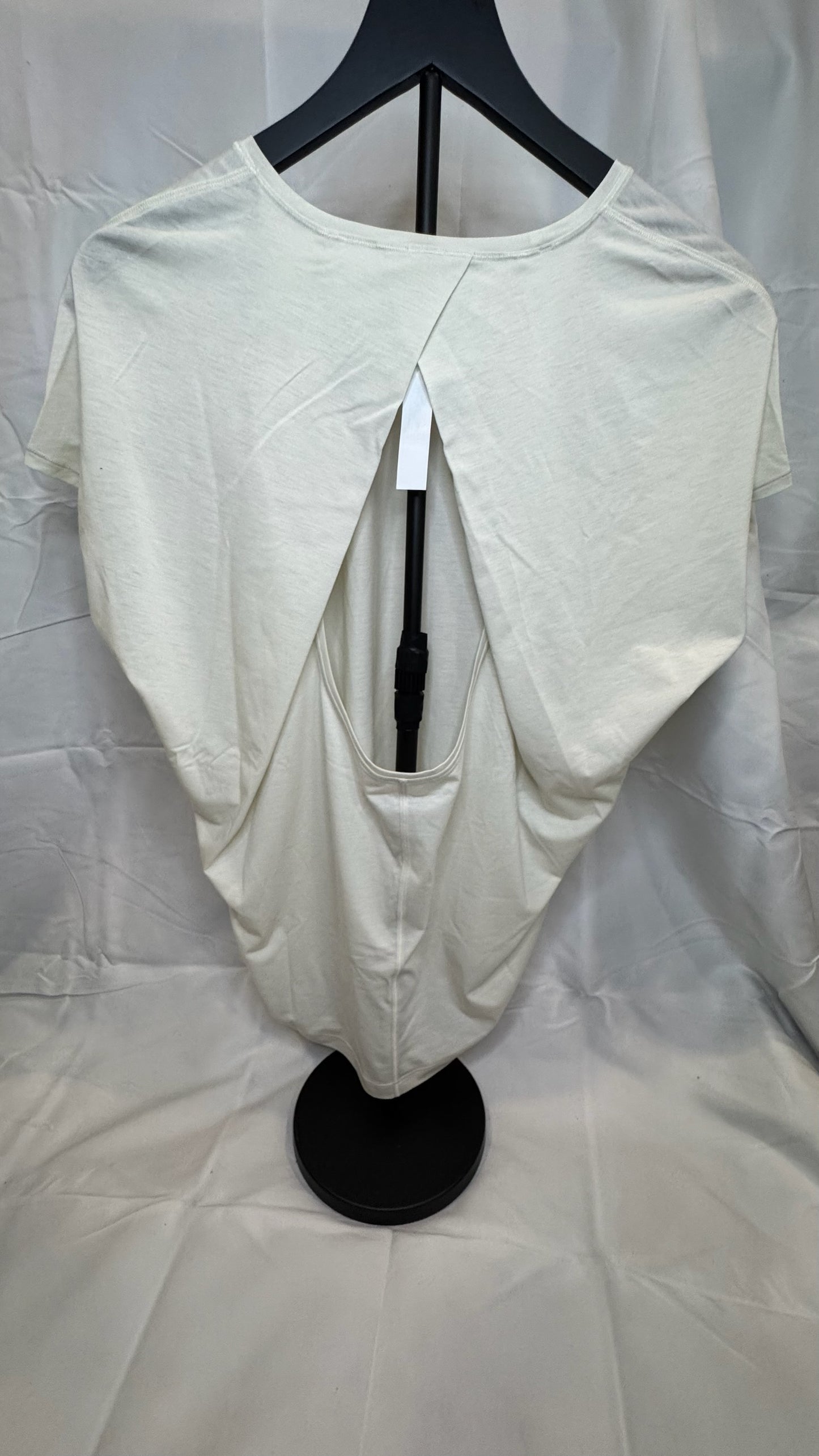 Playera Lululemon Beige con Detalle en Espalda