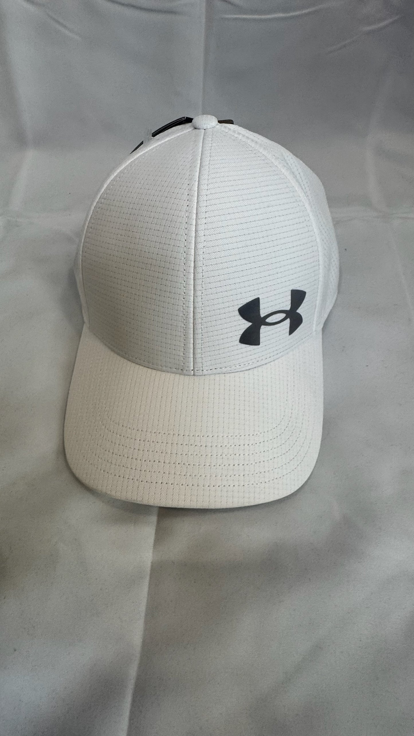 Gorra Under Armour – Blanca con Logo Negro