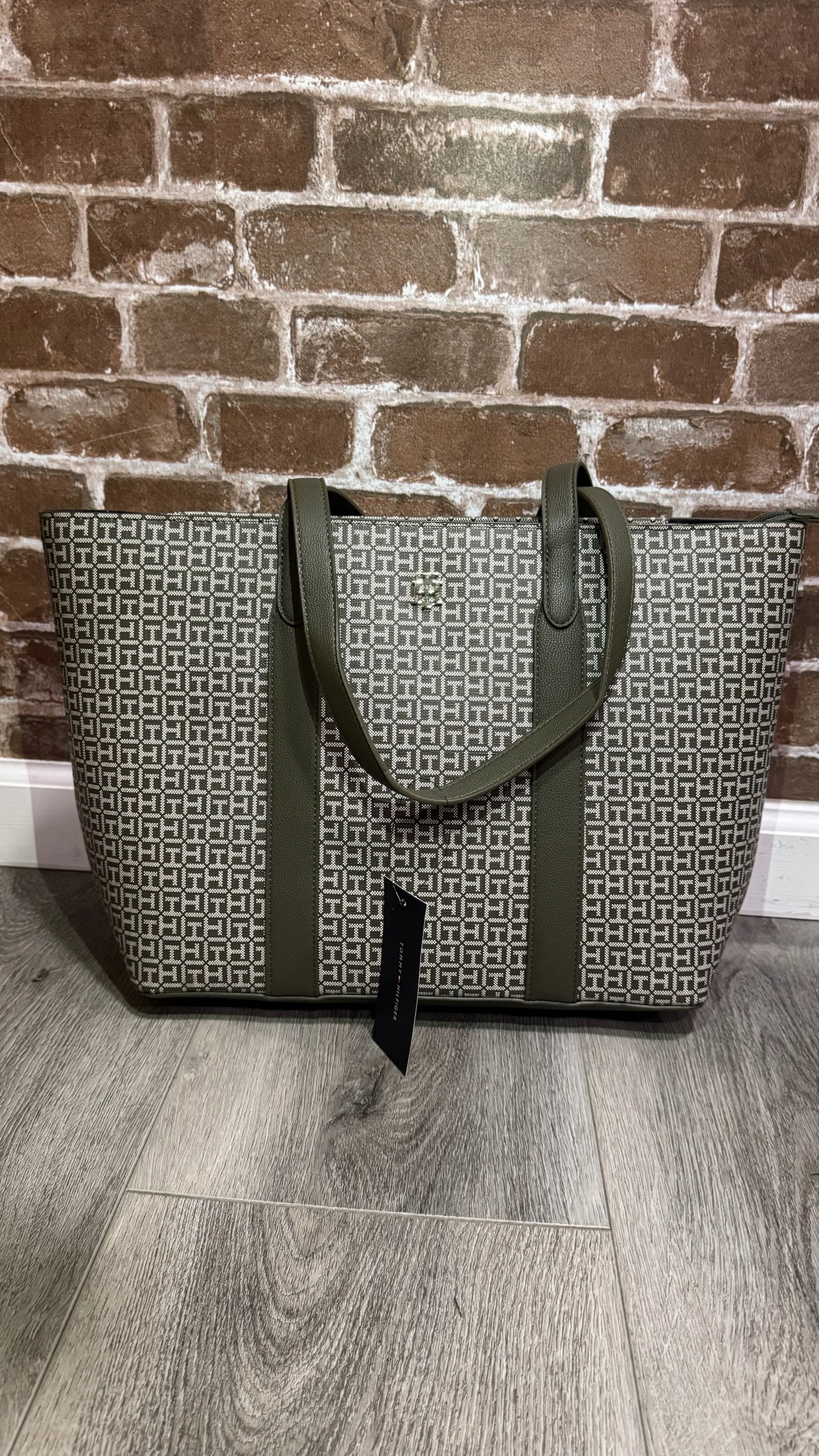 Bolso Tote Tommy Hilfiger con Monograma Icónico